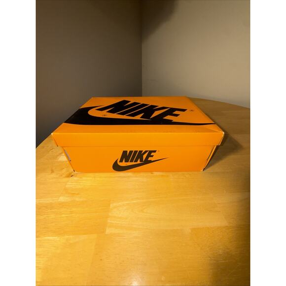 Size 9.5 - Jordan 1 Retro OG High Yellow Toe OG BOX main image 9